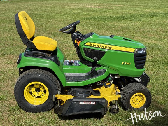 Photo of 2021 John Deere X730