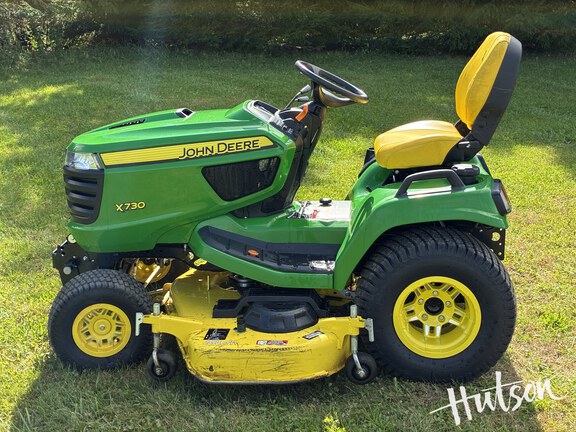 Photo of 2021 John Deere X730