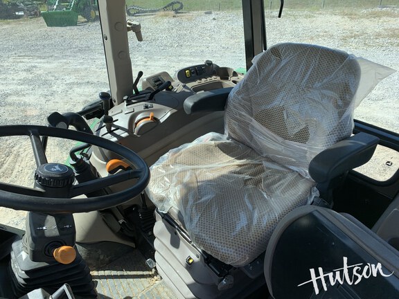 Photo of 2024 John Deere 5075E