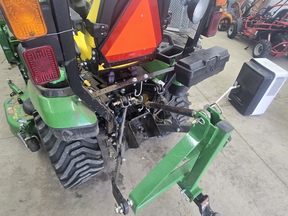 2015 John Deere 1025R - Photo8