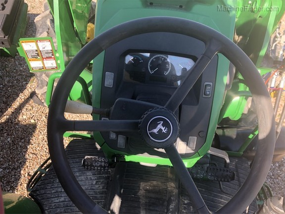 2013 John Deere 5085E Image 7