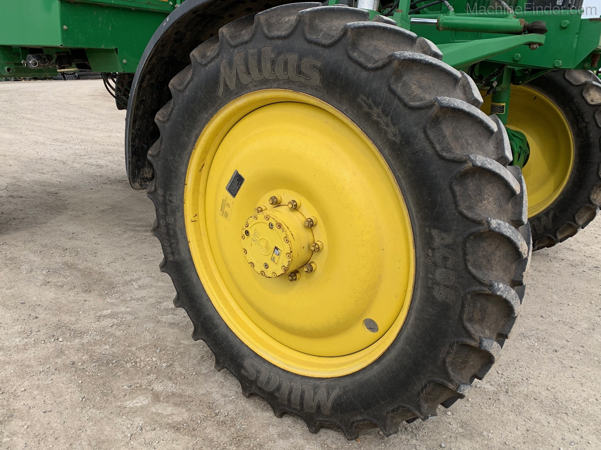 2001 John Deere 4710 Image 3