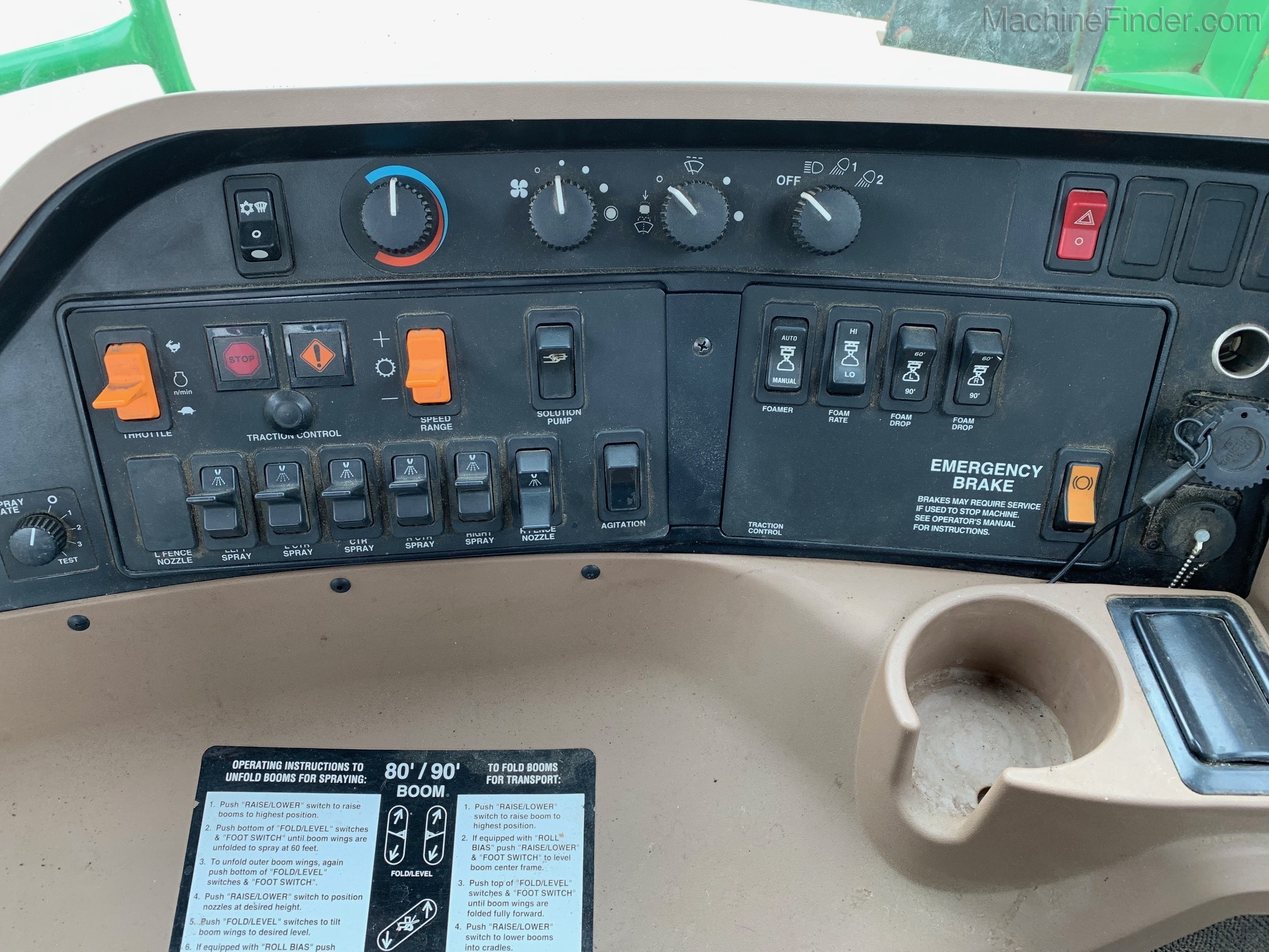 2001 John Deere 4710 Image 10