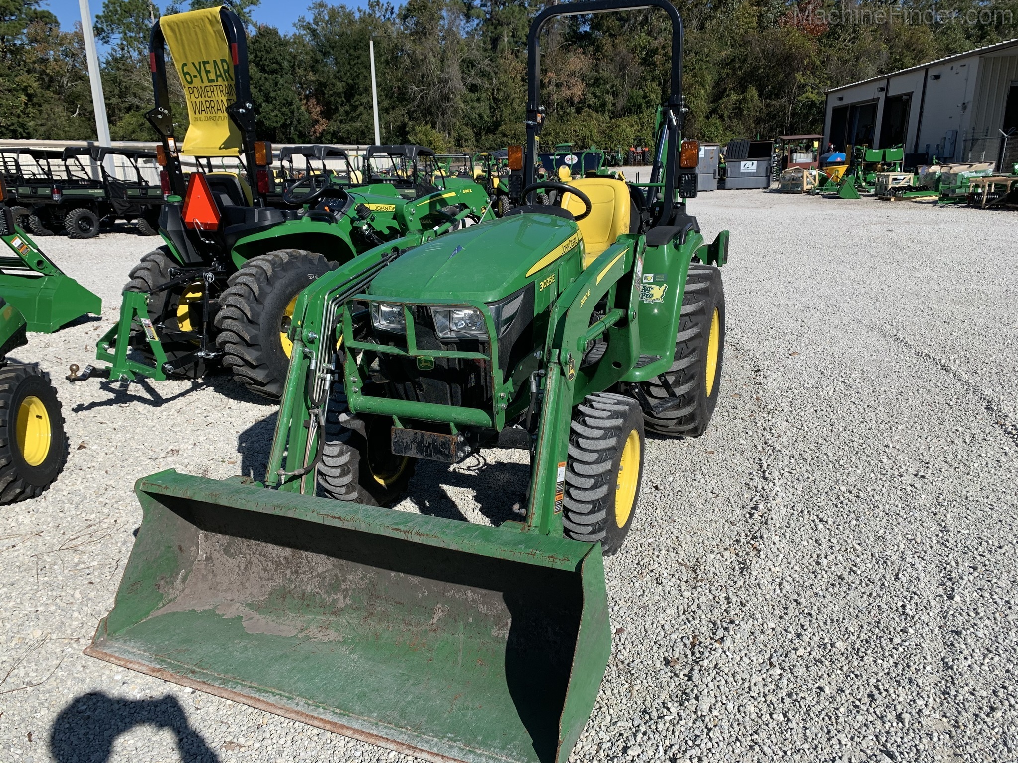 2018 John Deere 3025E Image 2