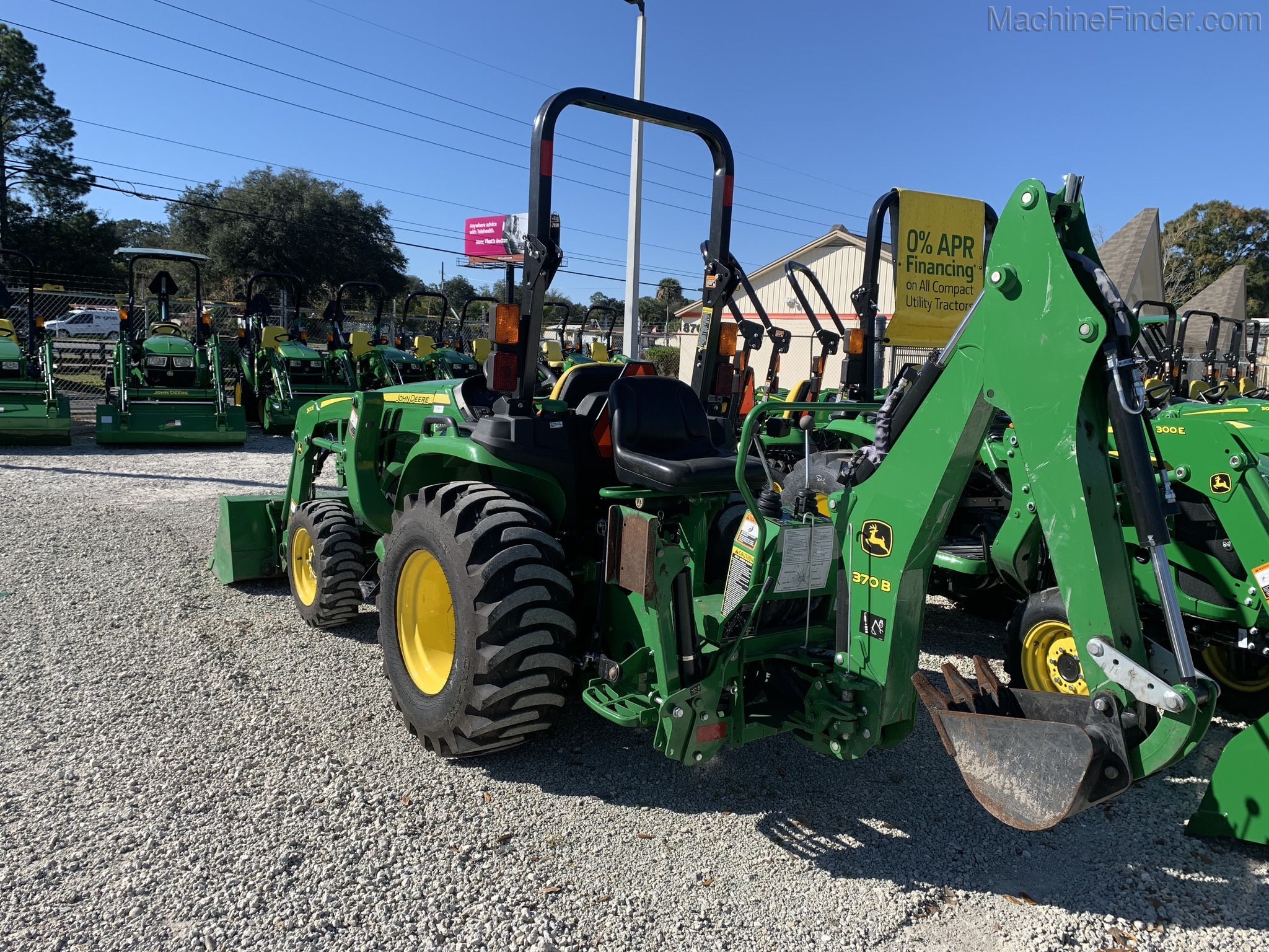 2018 John Deere 3025E Image 4
