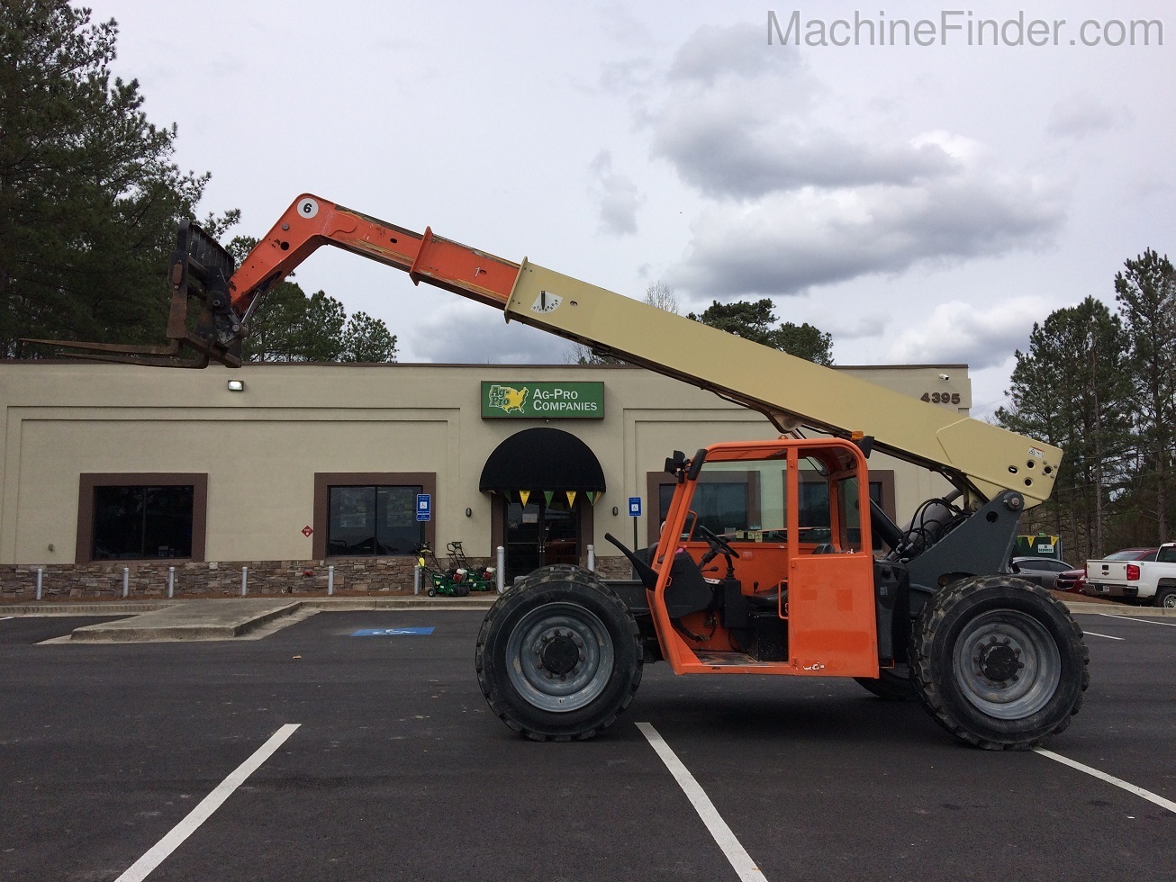 2012 JLG G6-42A Image 1