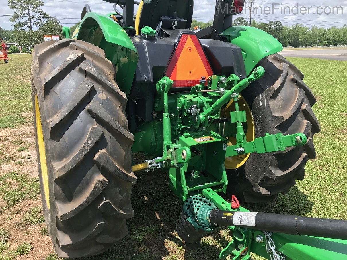 2021 John Deere 5075E Image 3