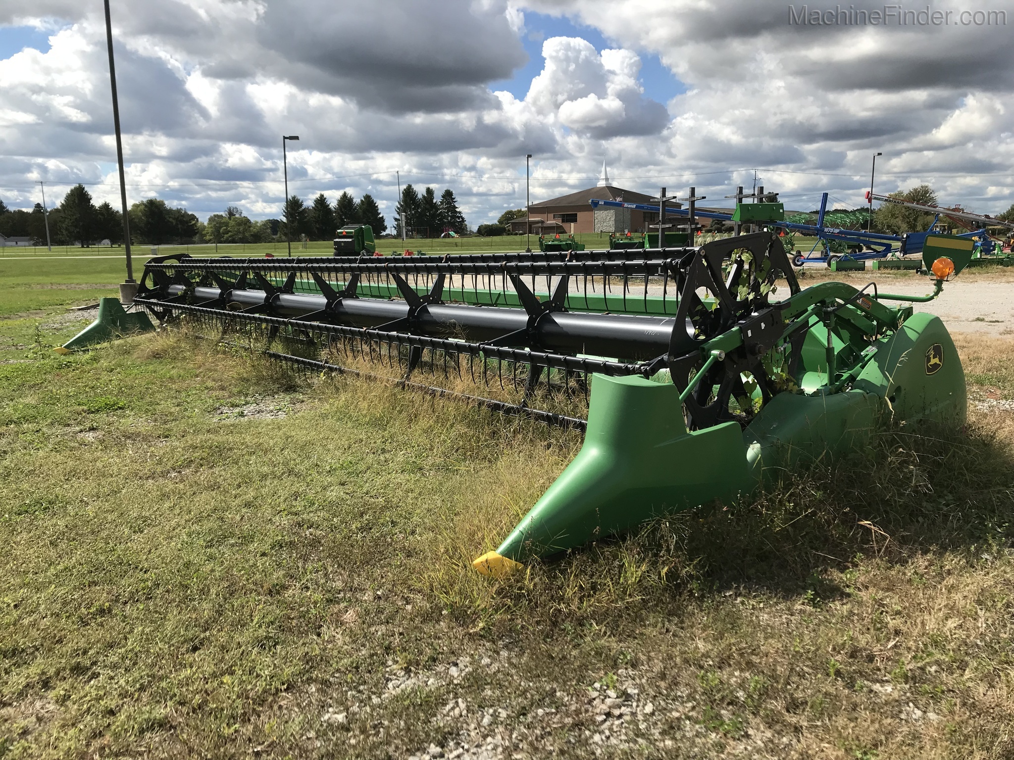 2010 John Deere 635F Image 2