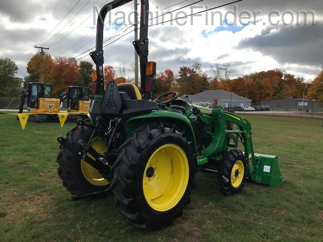 2020 John Deere 3032E Image 7