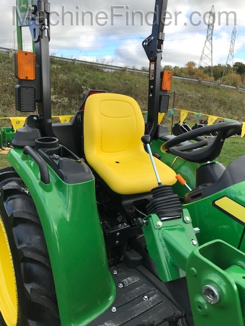 2020 John Deere 3032E Image 11