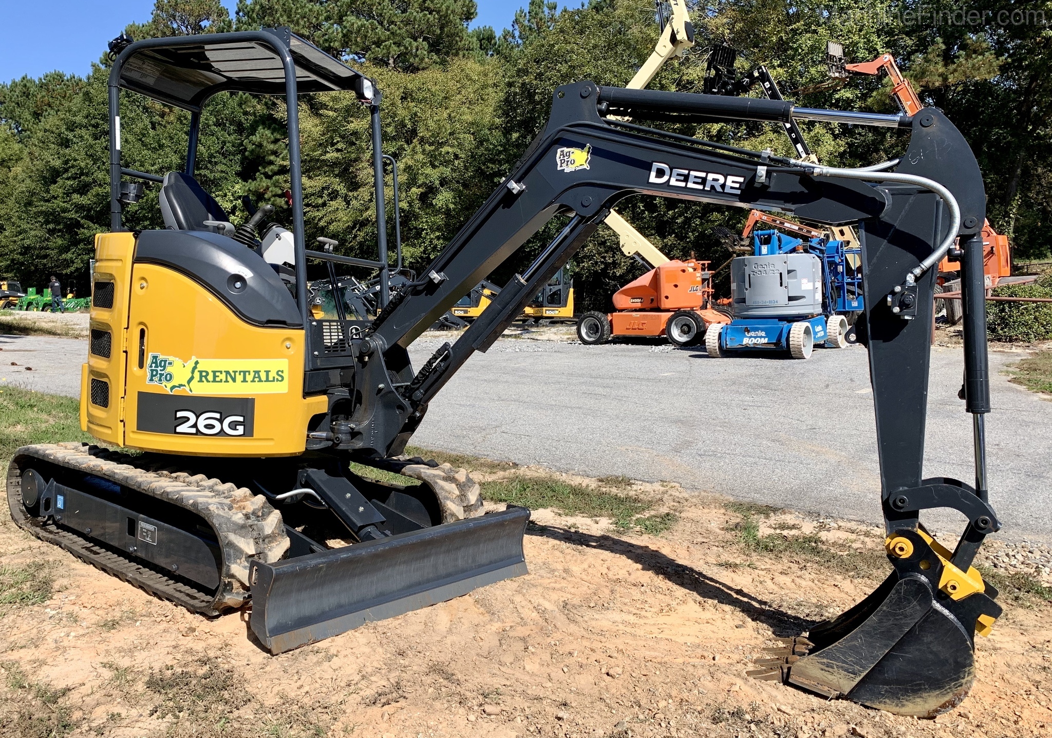 2020 John Deere 26G Image 4