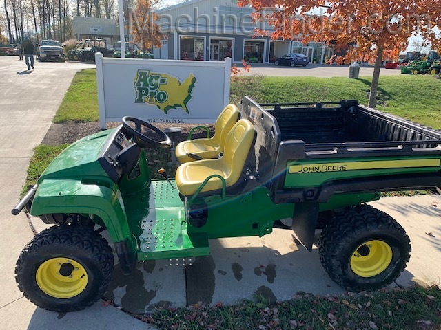 2018 John Deere TX 4X2 Image 1