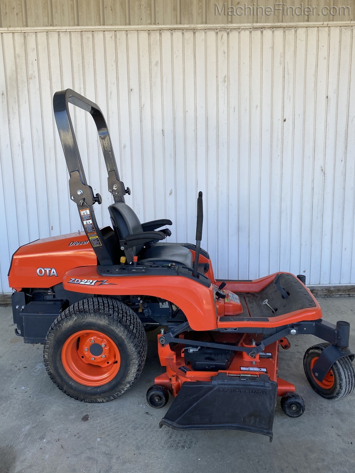 2011 Kubota ZD221 Image 2