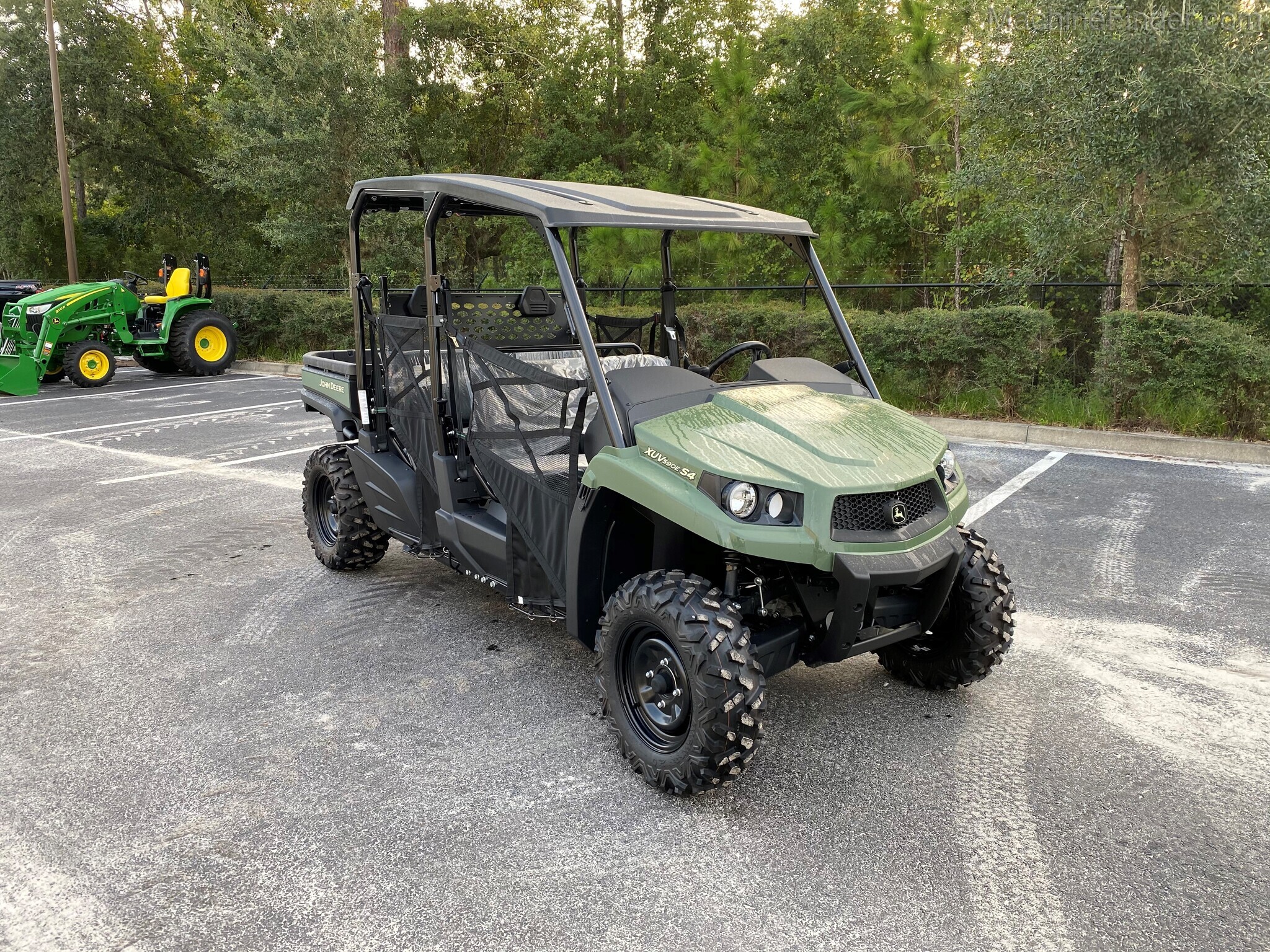 2021 John Deere 590E S4 Image 2
