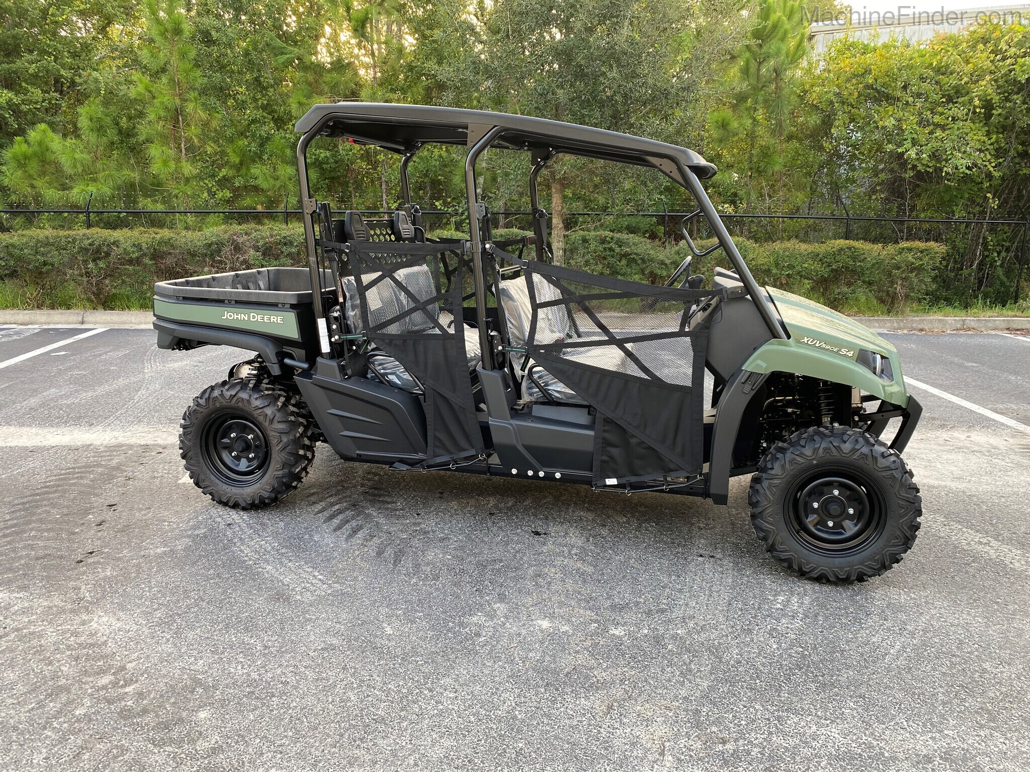 2021 John Deere 590E S4 Image 1