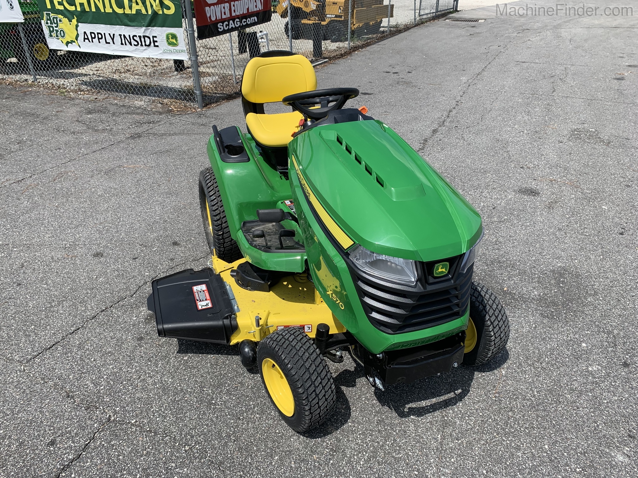 2021 John Deere X570 Image 3
