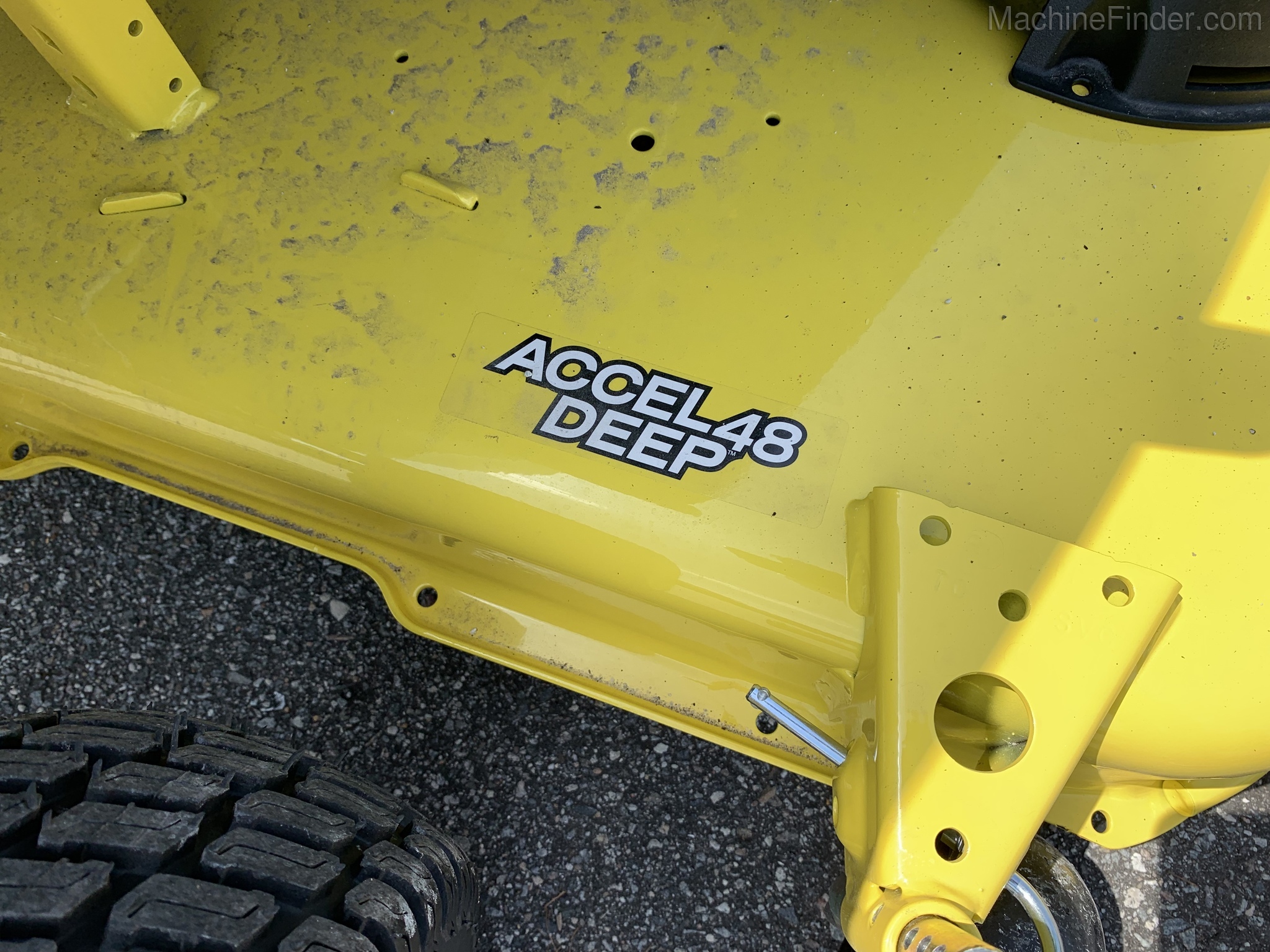 2021 John Deere X570 Image 7