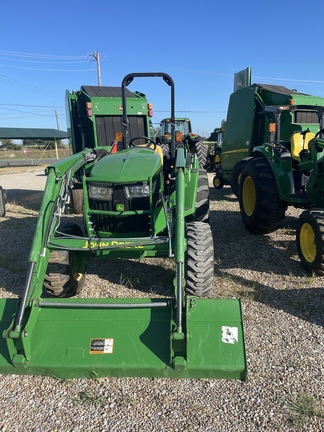 2019 John Deere 4044M Image 2