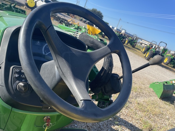 2019 John Deere 4044M Image 7