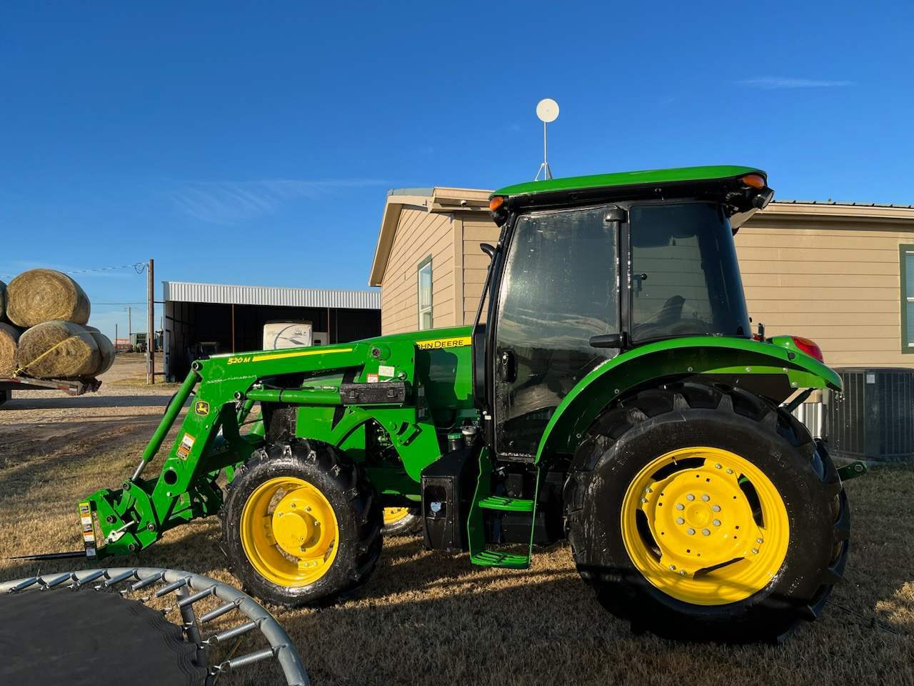 2019 John Deere 5090E Image 1