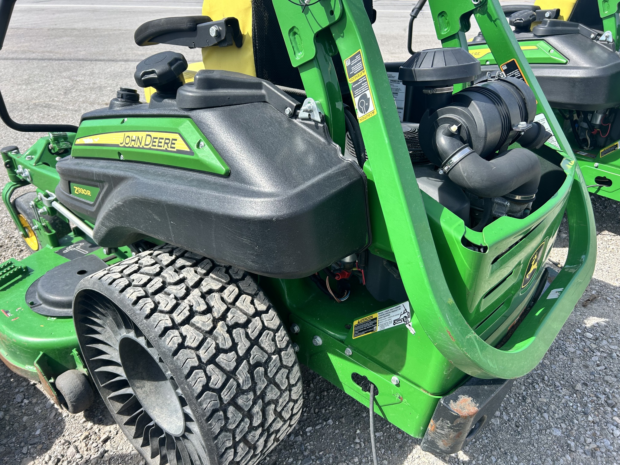 2019 John Deere Z930R Image 5