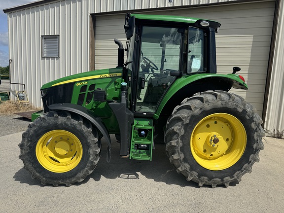 2020 John Deere 6120M-2
