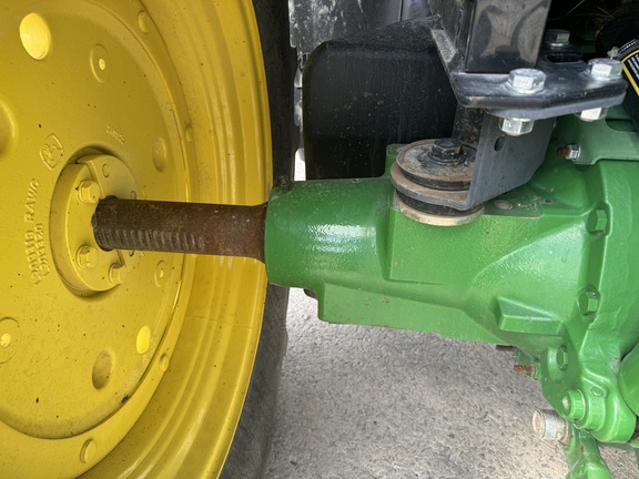 2020 John Deere 6120M-12