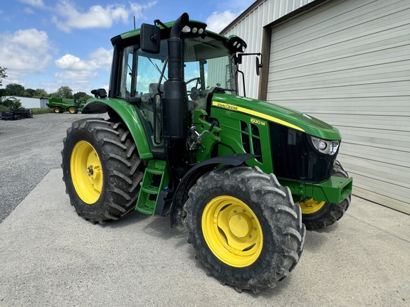 2020 John Deere 6120M-3