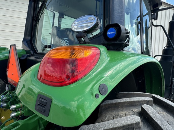 2020 John Deere 6120M-23