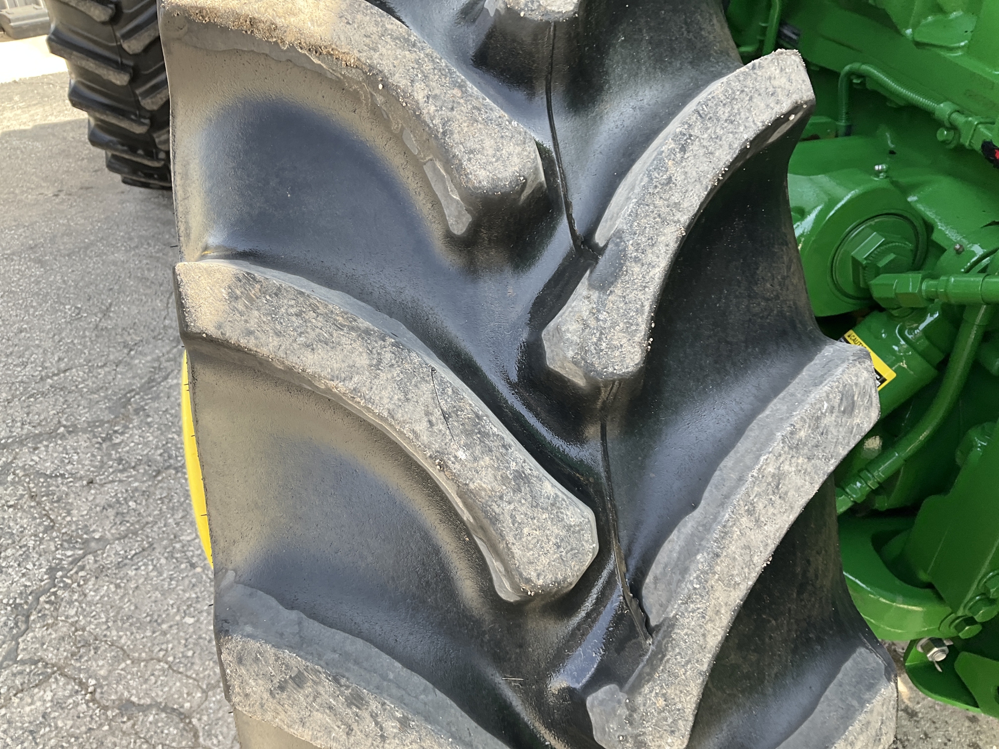 2023 John Deere 8R 250 Image 19