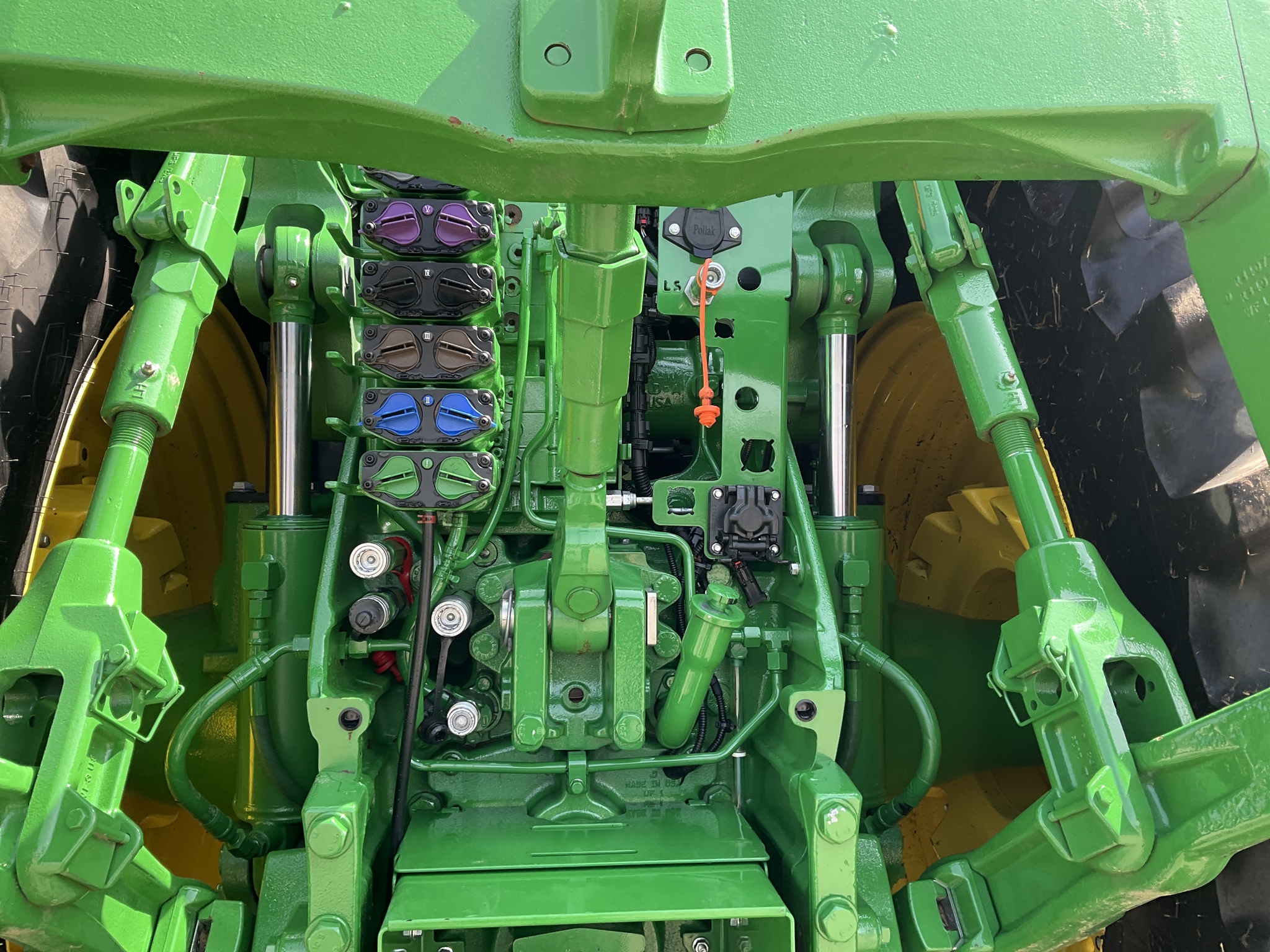 2023 John Deere 8R 250 Image 31