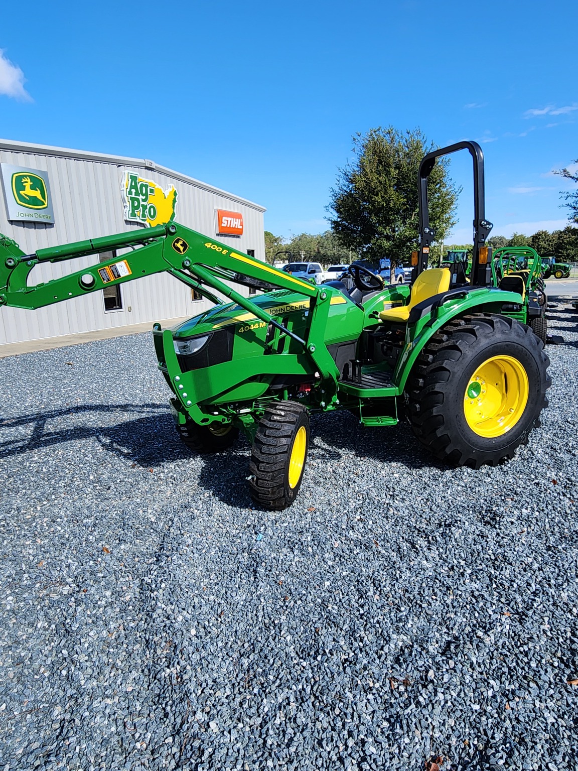 2023 John Deere 4044M Image 8