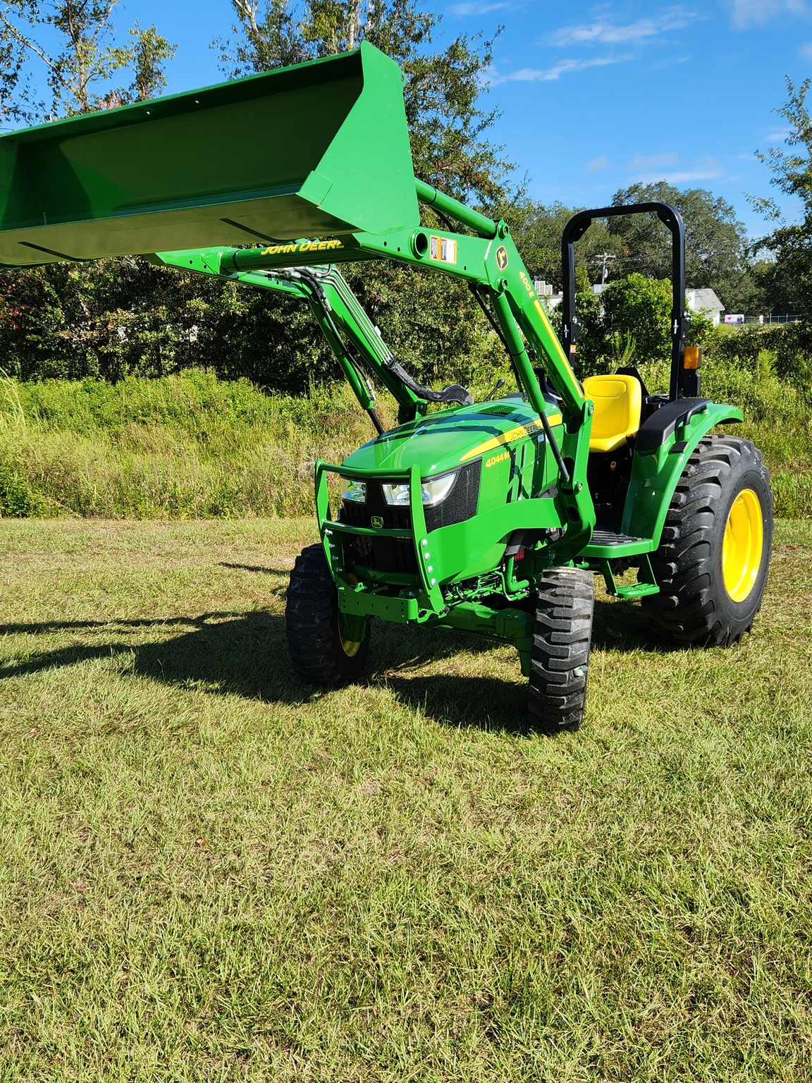 2023 John Deere 4044M Image 6
