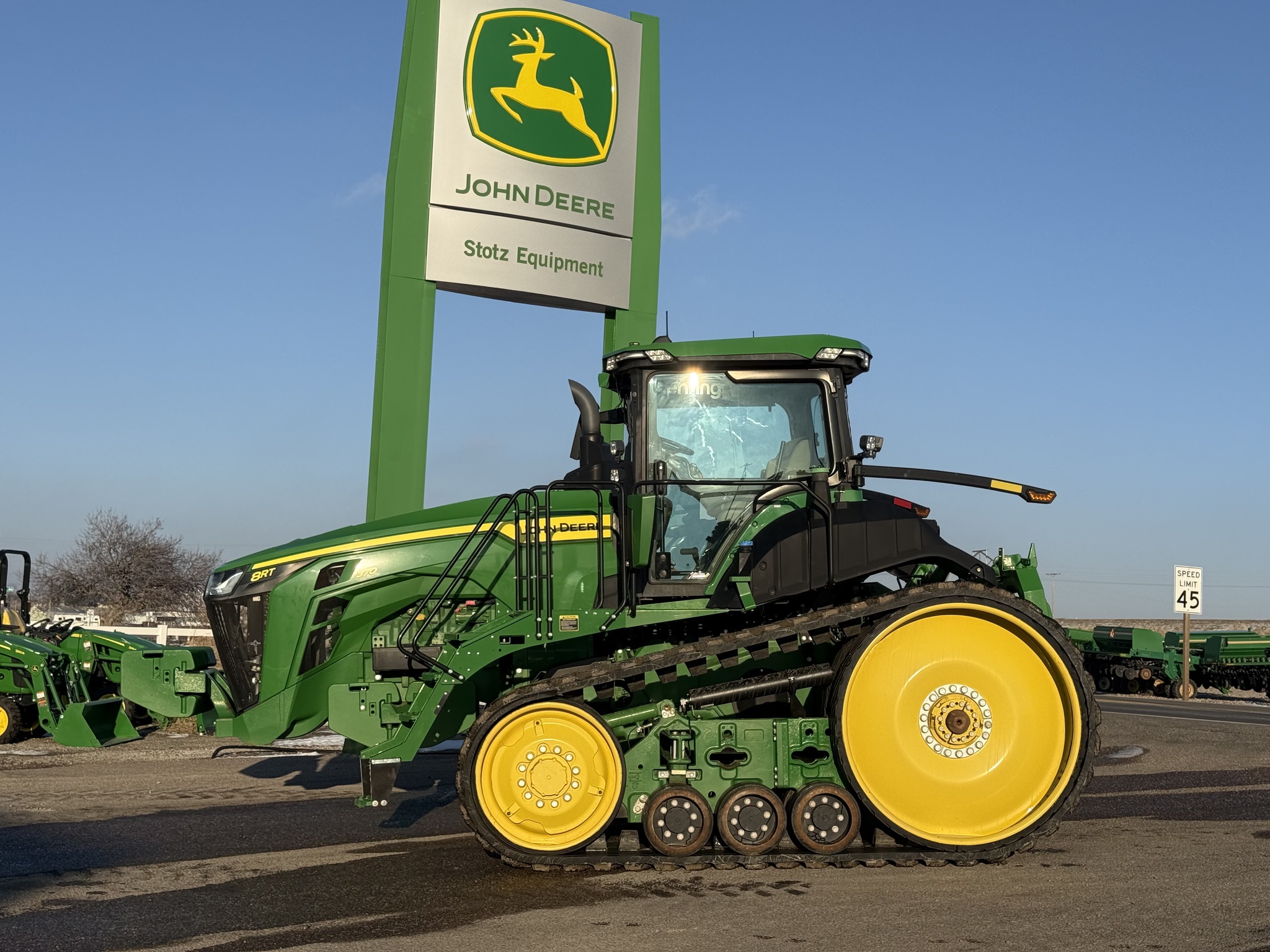 2020 John Deere 8RT 370 Image 2