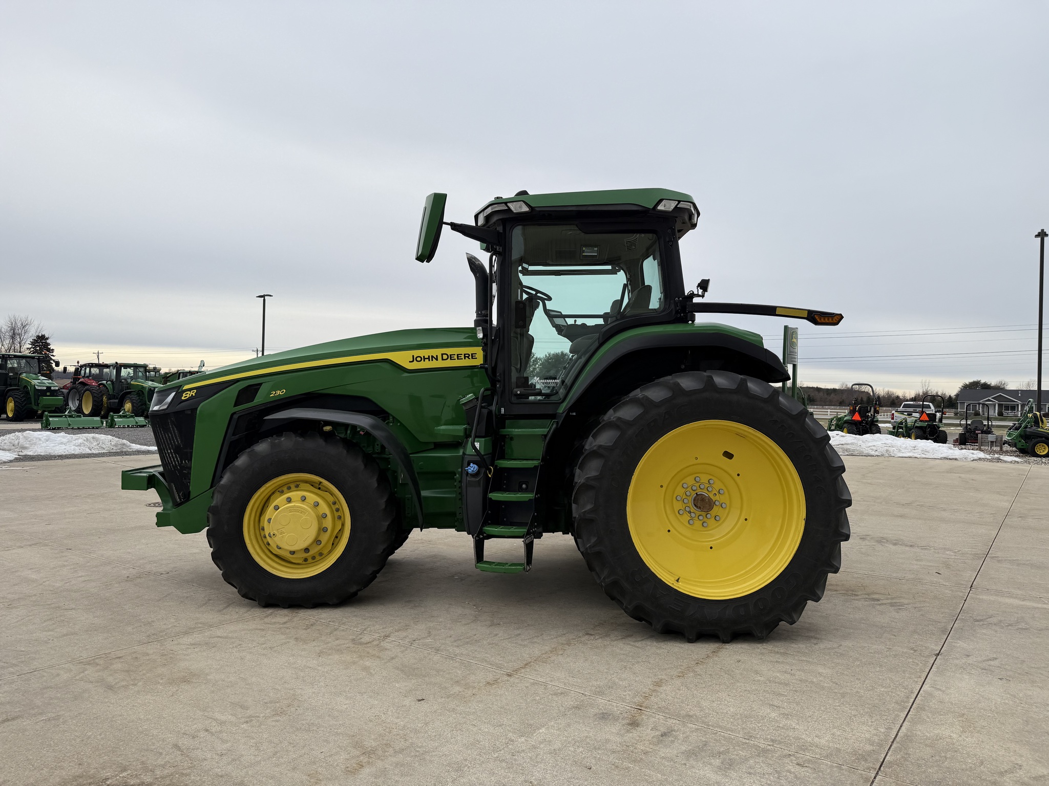 2020 John Deere 8R 230 Image 6