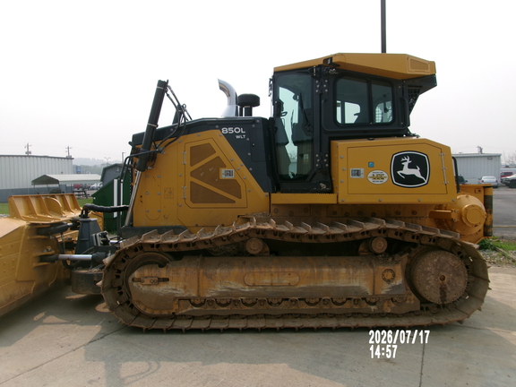 Photo of a 2024 John Deere 850L