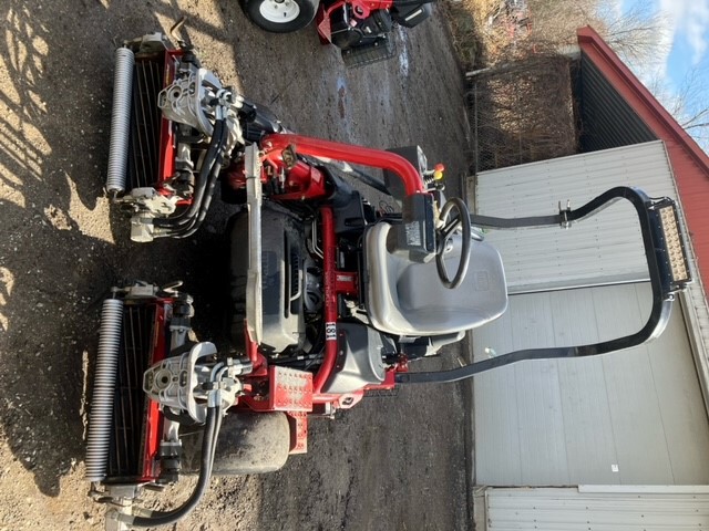 2013 Toro gr3300 Riding Greens Mowers