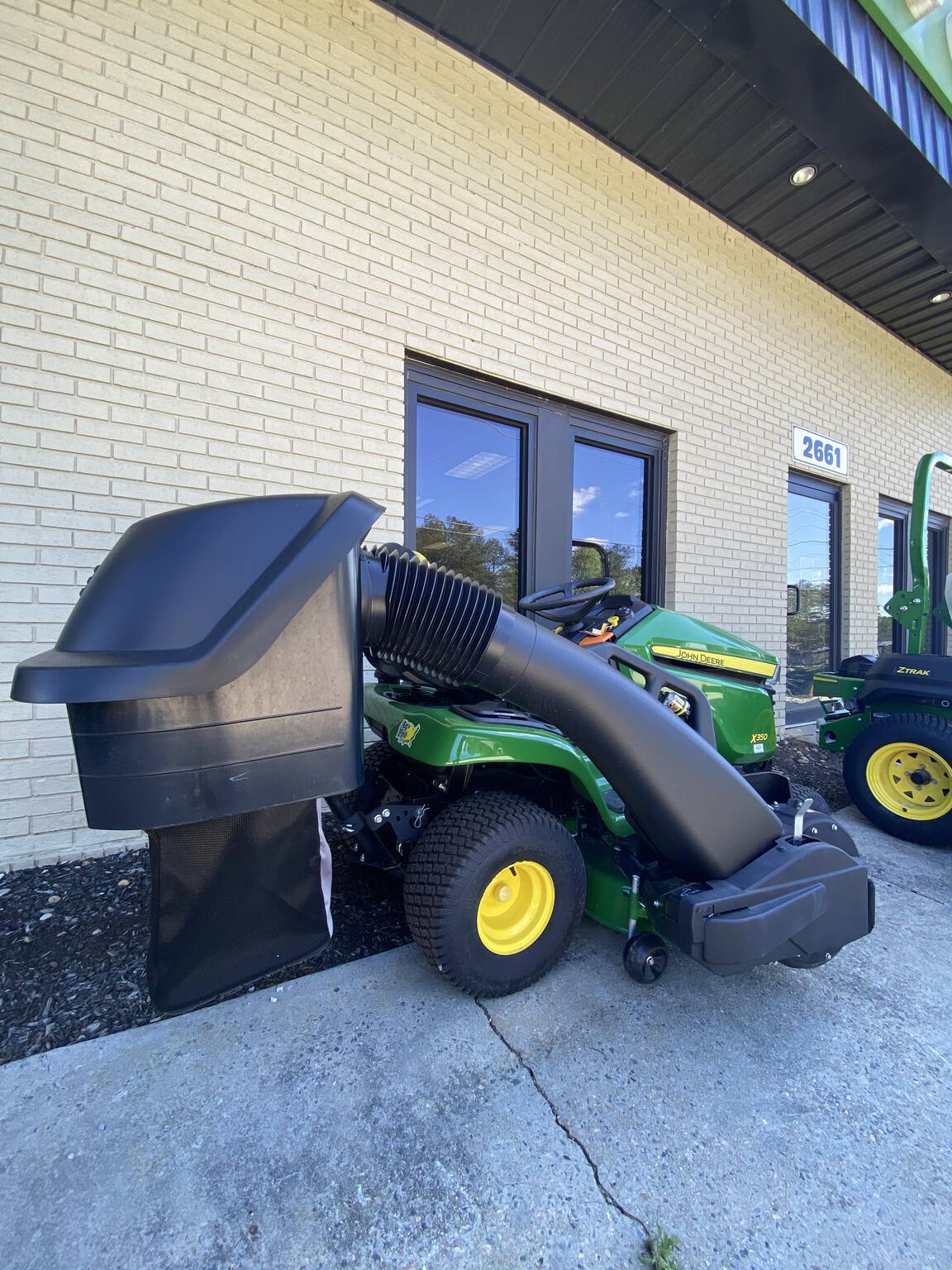 2023 John Deere X350 Image 3