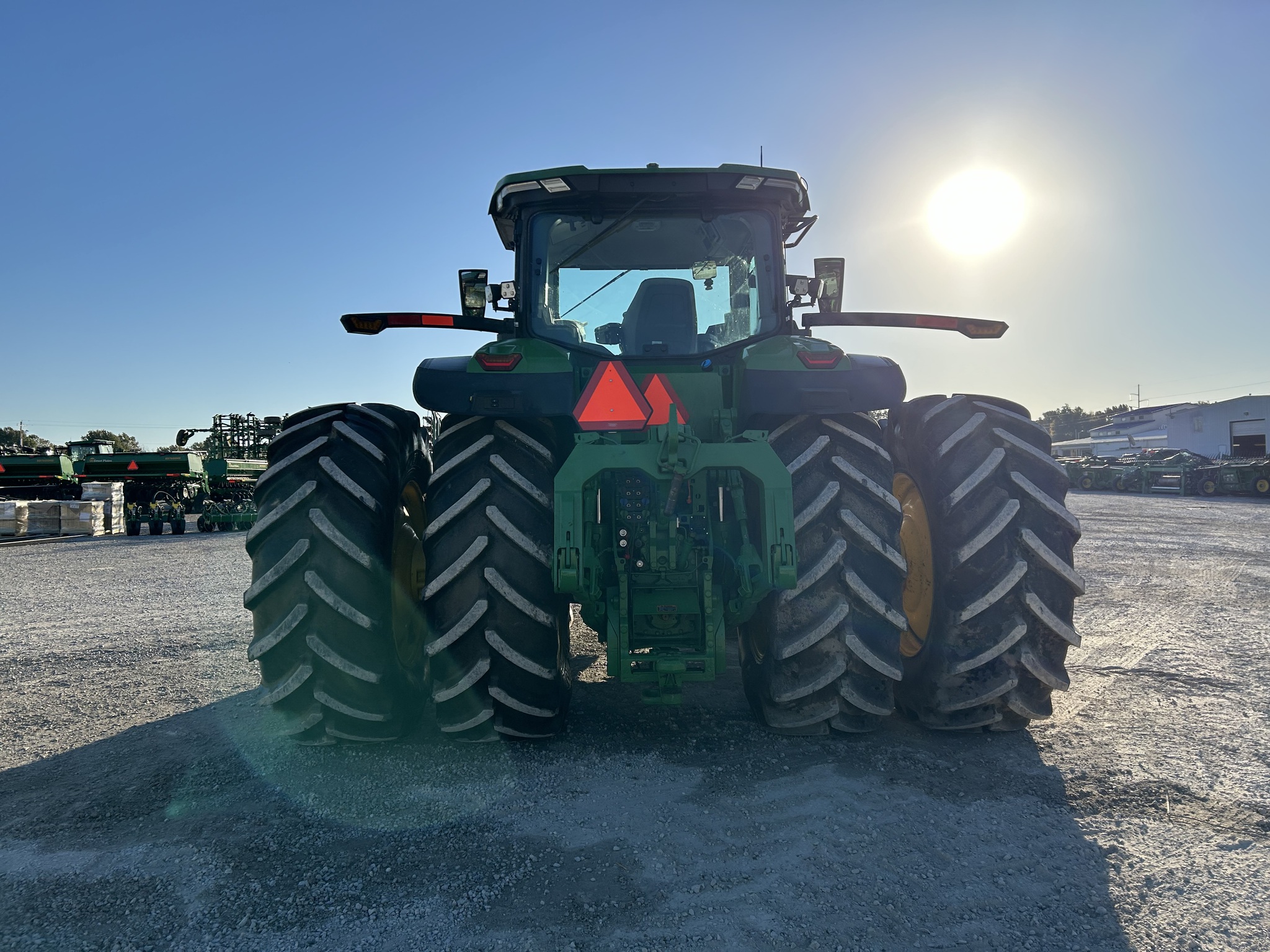  2023 John Deere 8R 370 at Heritage Tractor in Pittsburg, KS