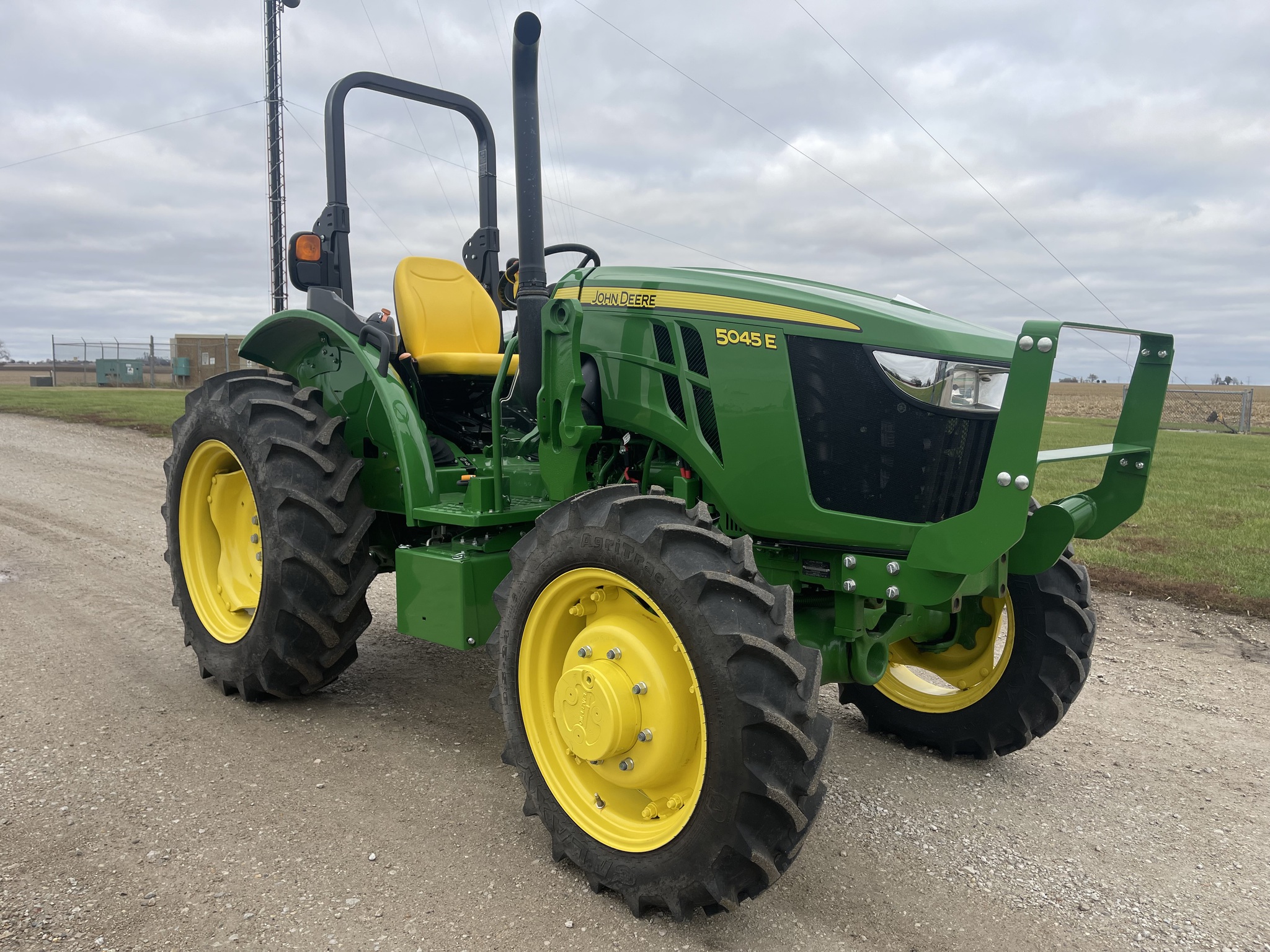  2022 John Deere 5045E at Heritage Tractor in Roanoke, IL