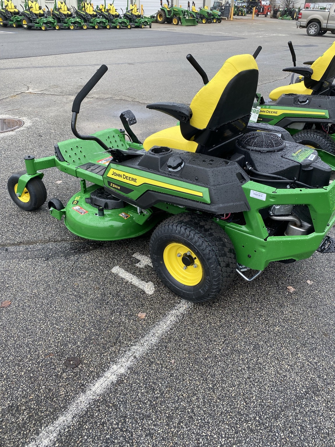 2025 John Deere Z320R Image 3