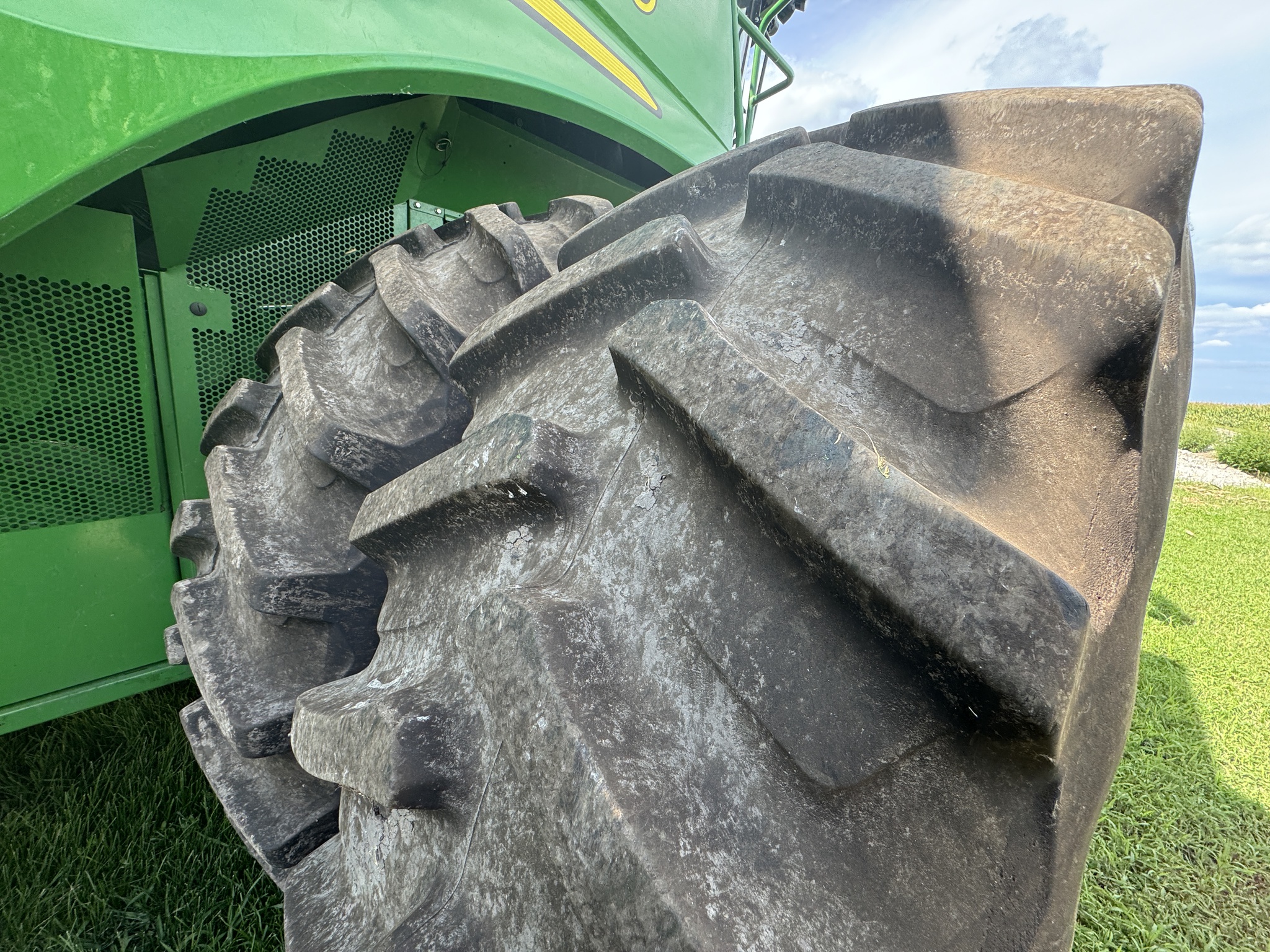  2022 John Deere S790 at Heritage Tractor in Mendota, IL