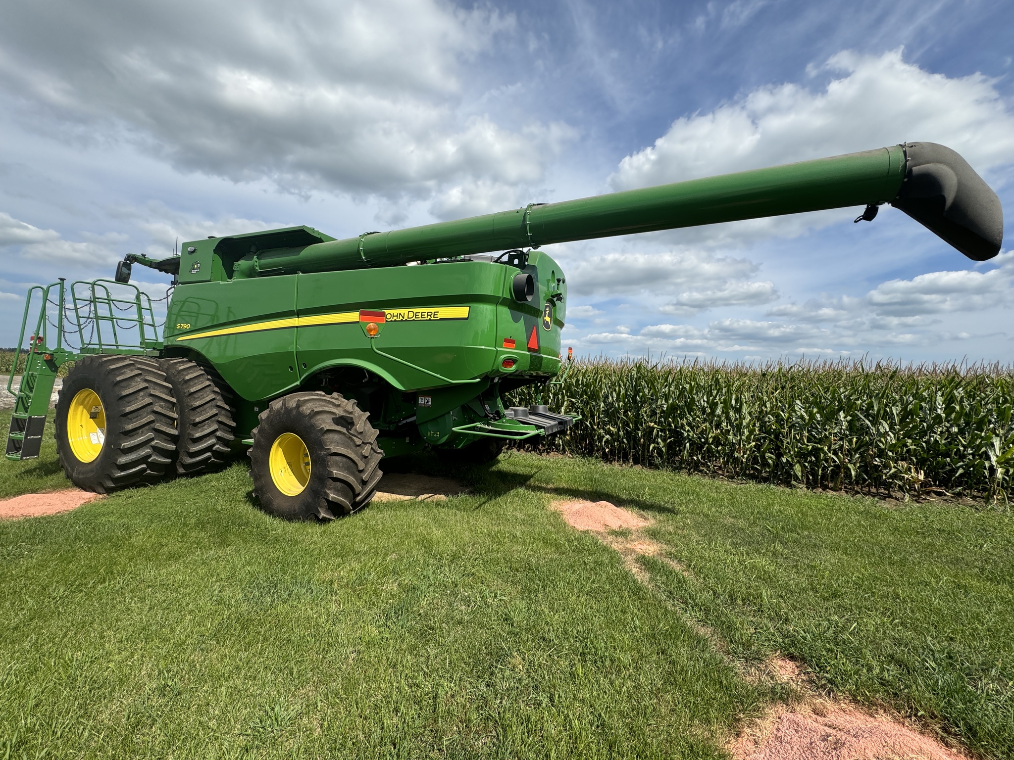  2022 John Deere S790 at Heritage Tractor in Mendota, IL