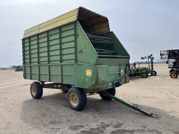  John Deere 714 - Photo3