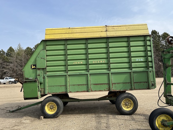  John Deere 714 - Photo7