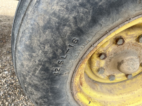  John Deere 714 - Photo12