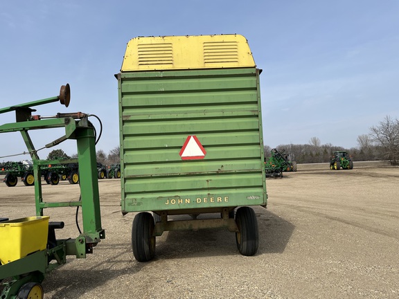  John Deere 714 - Photo6