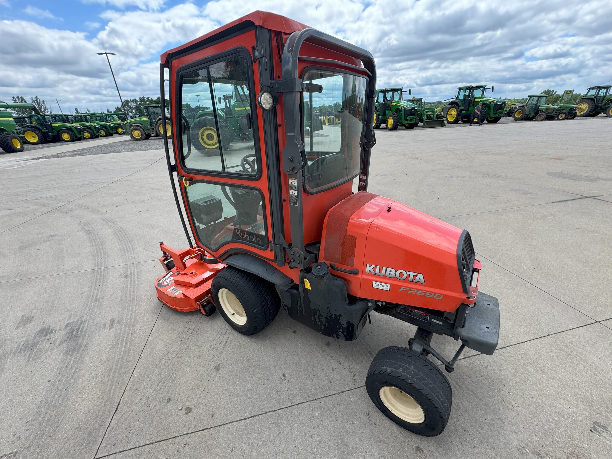 2017 Kubota F2690 Image 5