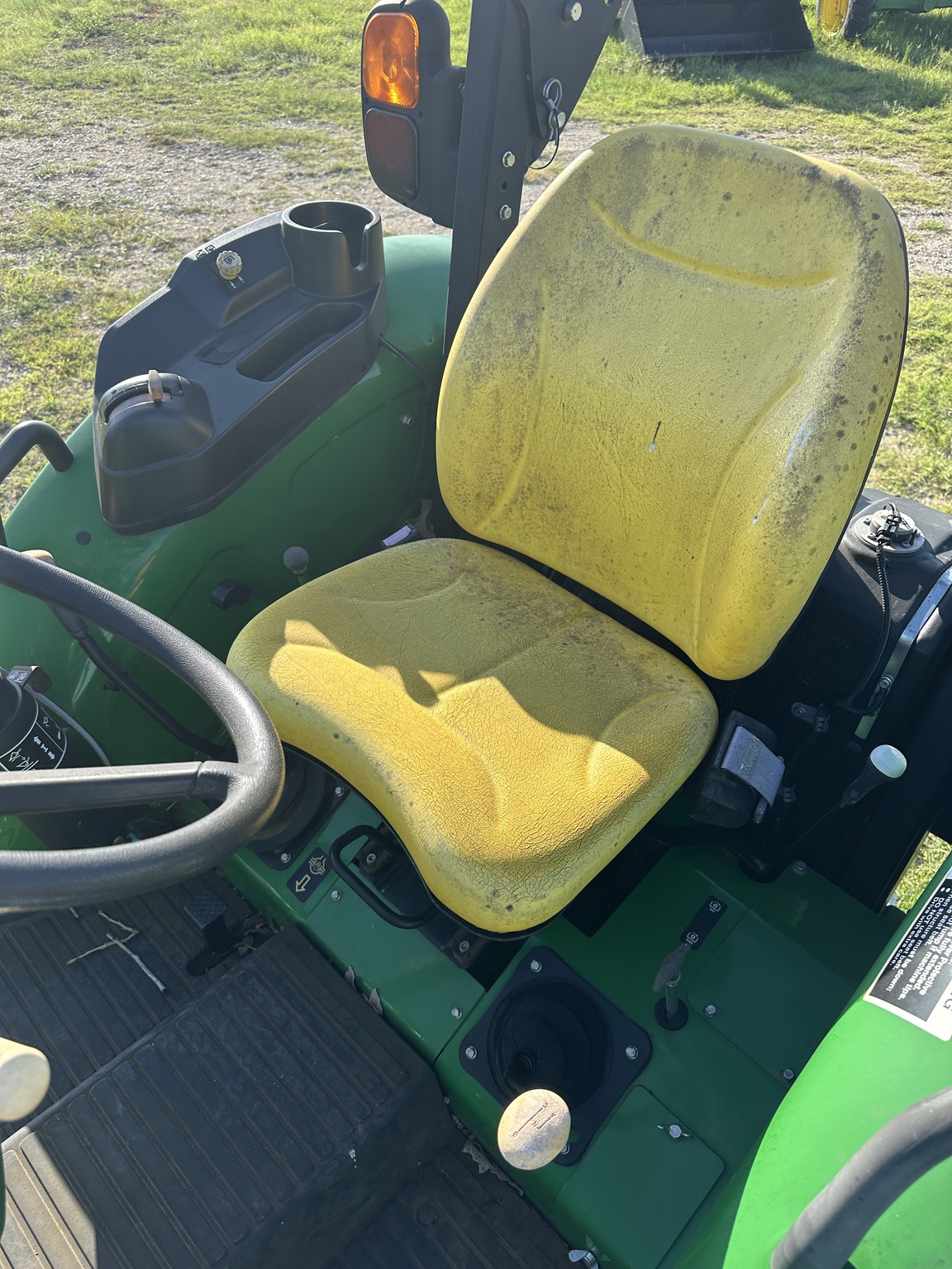 2018 John Deere 5055E Image 6