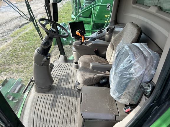 2022 John Deere S770 (16th thumbnail)